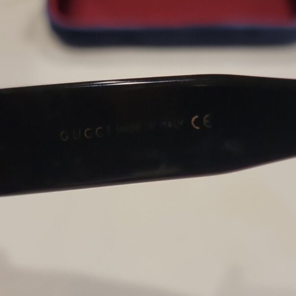 Authentic Gucci sunglasses with case - Picture 8 of 10